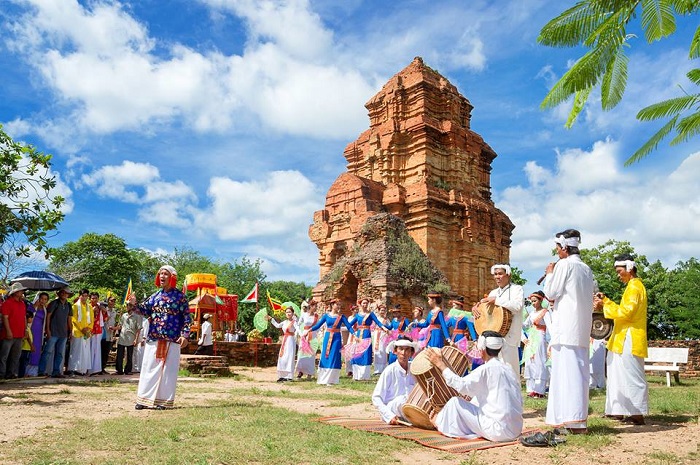 lễ hội tại tháp Chàm Poshanư Phan Thiết 