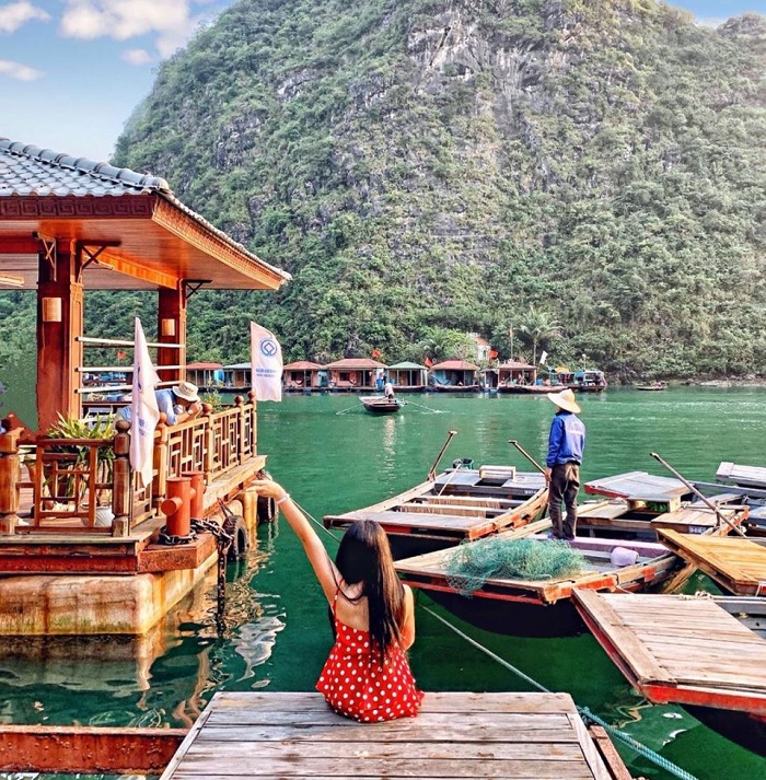 Ha Long travel experience - visit Cua Van Fishing Village