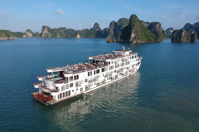 Du thuyền Ambassador cung cấp 46 phòng nghỉ với 5 hạng phòng khác nhau chodu khách chọn.