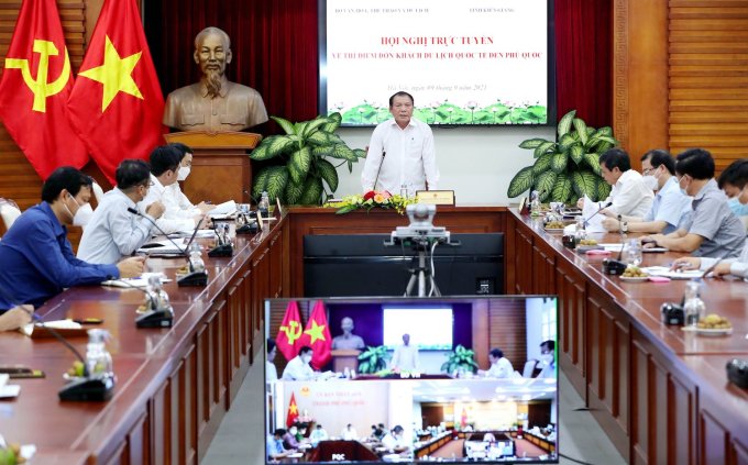 Hội nghị trực tuyến diễn ra tại Hà Nội và Phú Quốc. Ảnh: Trần Huấn/Báo Văn Hóa
