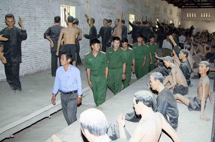 Nhà tù Phú Lợi