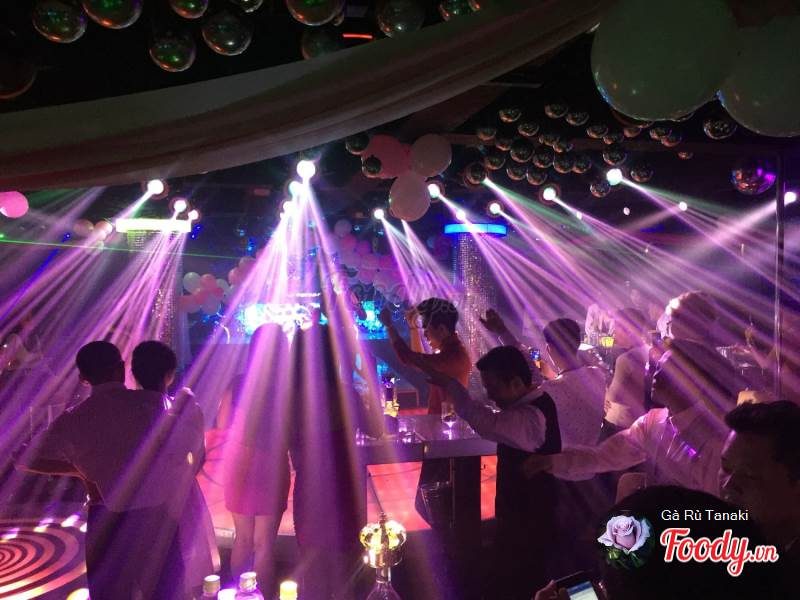 V – Club Bar Đà Lạt