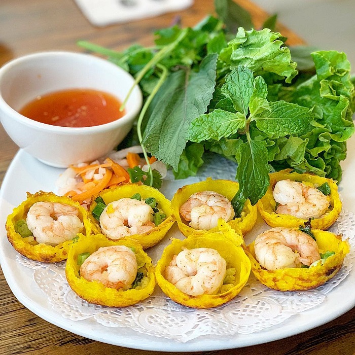Bánh căn Nha Trang - một trong các món đặc sản Nha Trang nổi tiếng