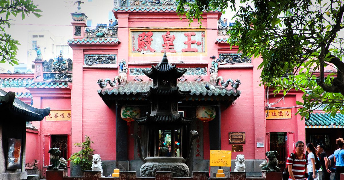 Lễ chùa dịp đầu năm tại những ngôi chùa nổi tiếng nhất Sài Gòn dịp Tết - Ảnh 1.