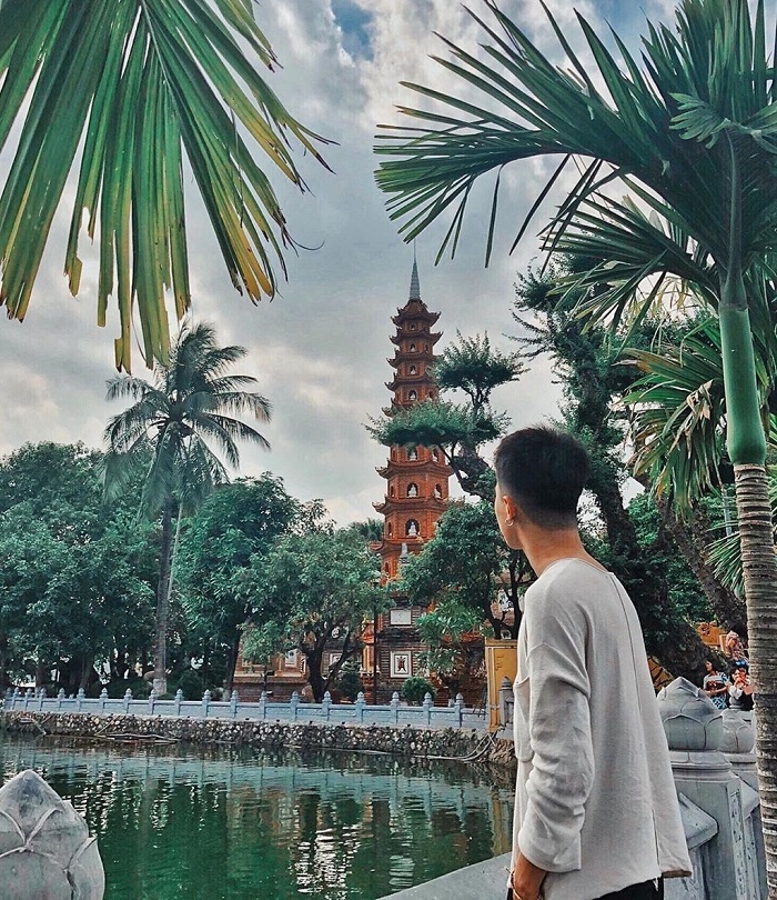 Chùa Trấn Quốc - một trong những ngôi chùa nổi tiếng ở Hà Nội