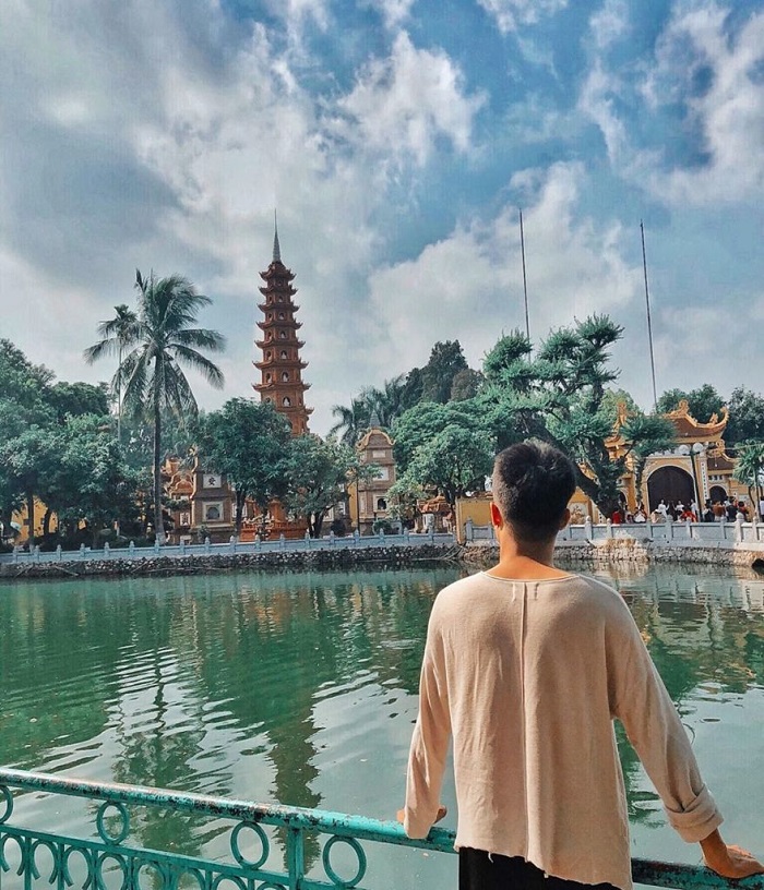 Chùa Trấn Quốc - một trong những ngôi chùa nổi tiếng ở Hà Nội