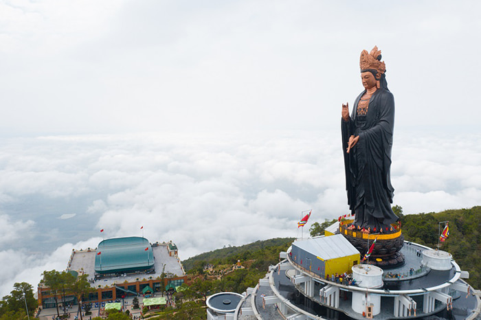 Viếng tượng Phật Bà Tây Bổ Đà Sơn - Tượng Phật Bà bằng đồng
