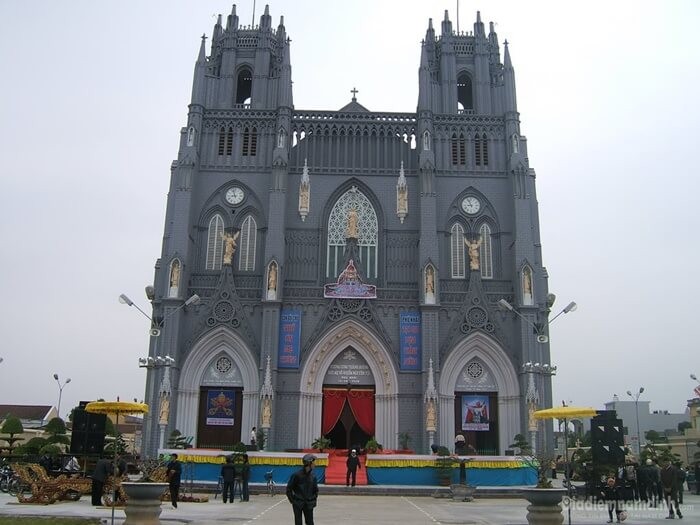Tọa lạc vương cung thánh đường Phú Nhai ở đâu Nam Định?