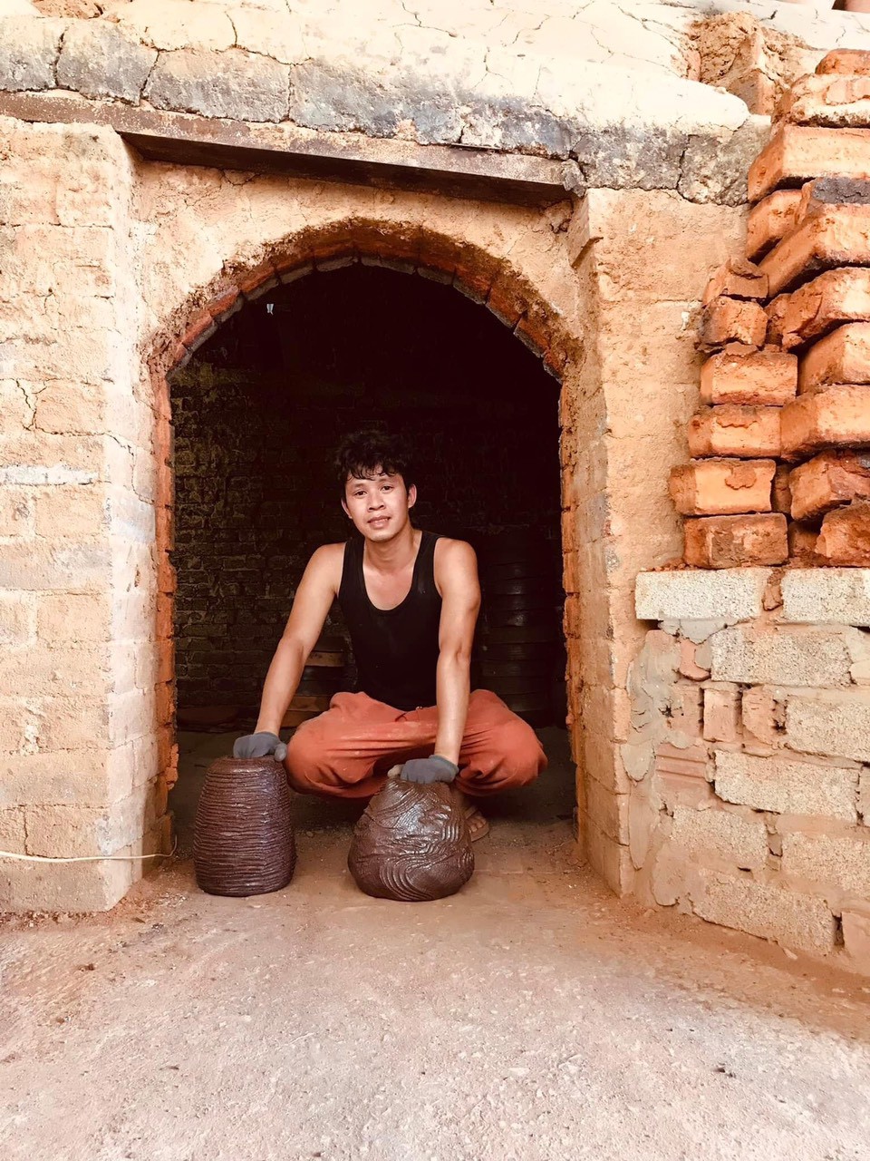 Nghệ sĩ Bùi Văn Huân và hành trình trở thành người “thổi hồn” cho gốm
