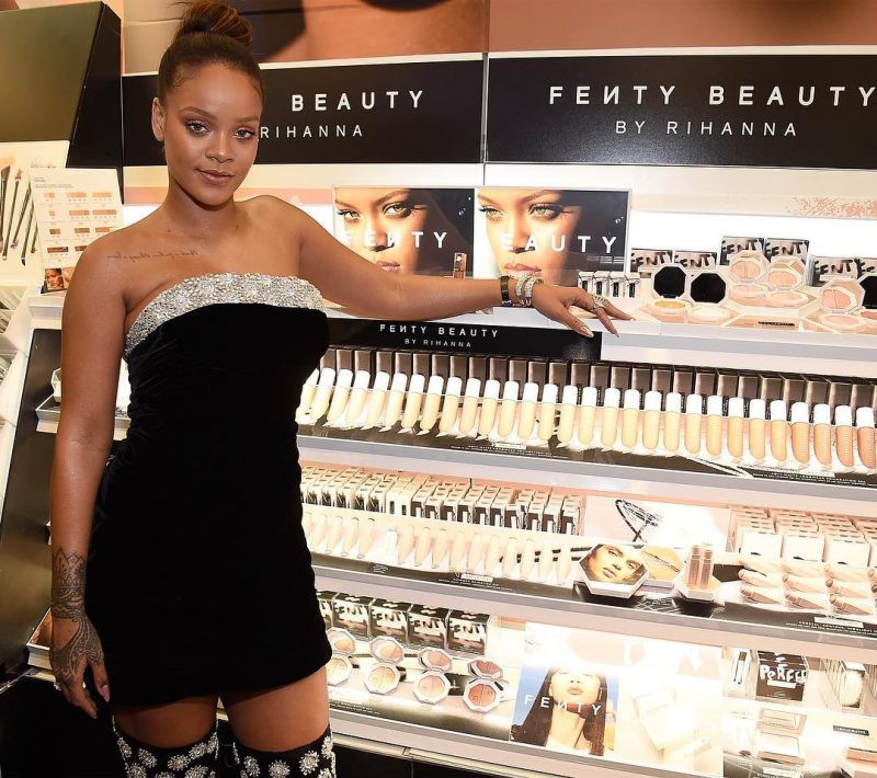 Nữ ca sĩ tỷ phú Rihanna tiếp tục chuỗi thành công với Thương hiệu mỹ phẩm Fenty Beauty
