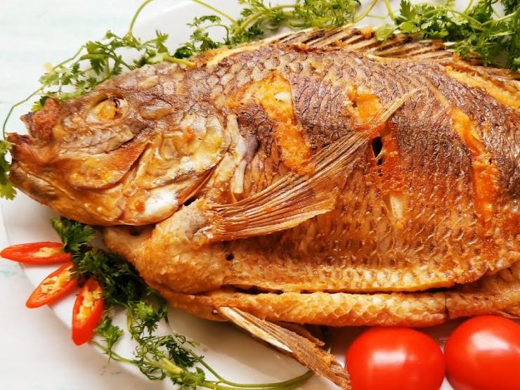 Muốn cá nấu không tanh, rán không nát thì cần ”bỏ túi” những mẹo này