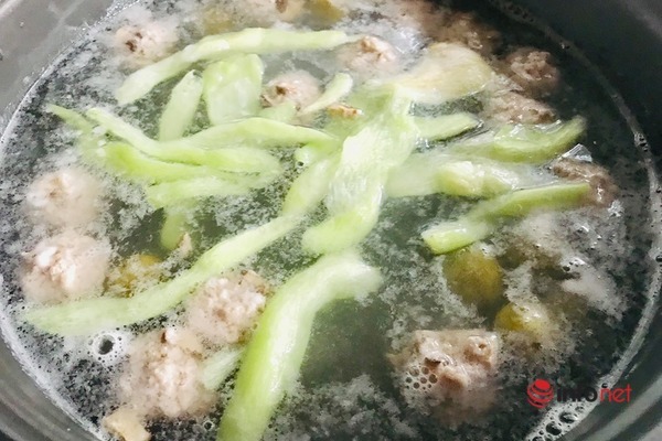 Cách nấu canh chua thịt viên với quả sấu giúp ngon cơm ngày nóng - 9