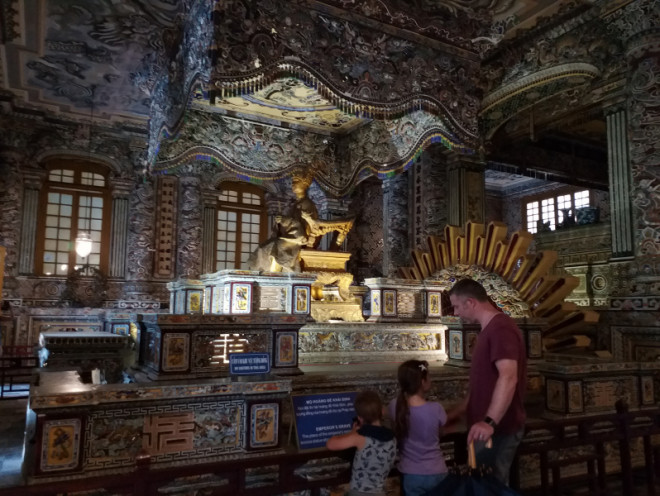 Đến thăm lăng vị vua Nguyễn được nhiều du khách lựa chọn khi đến Huế - 14