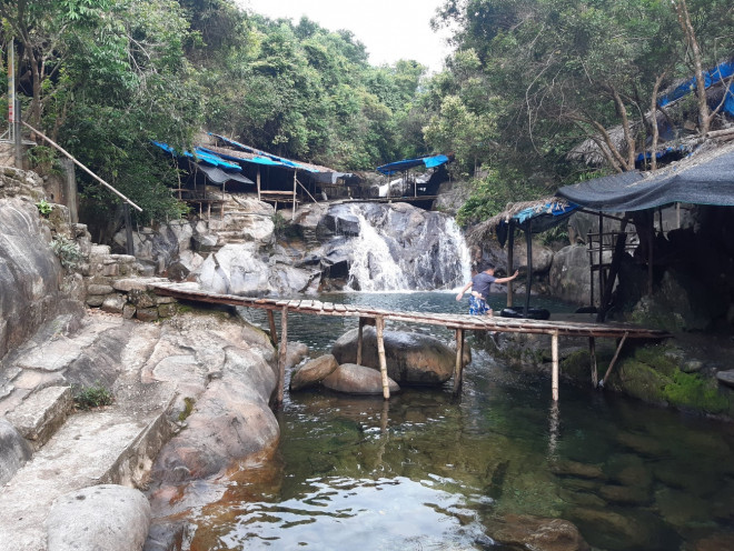 Mát rượi dòng nước trong xanh ở thác Bồ Ghè - 19