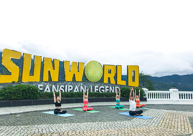 Ngày Quốc tế Yoga lần thứ 8 tại Việt Nam được tổ chức trên đỉnh Fansipan
