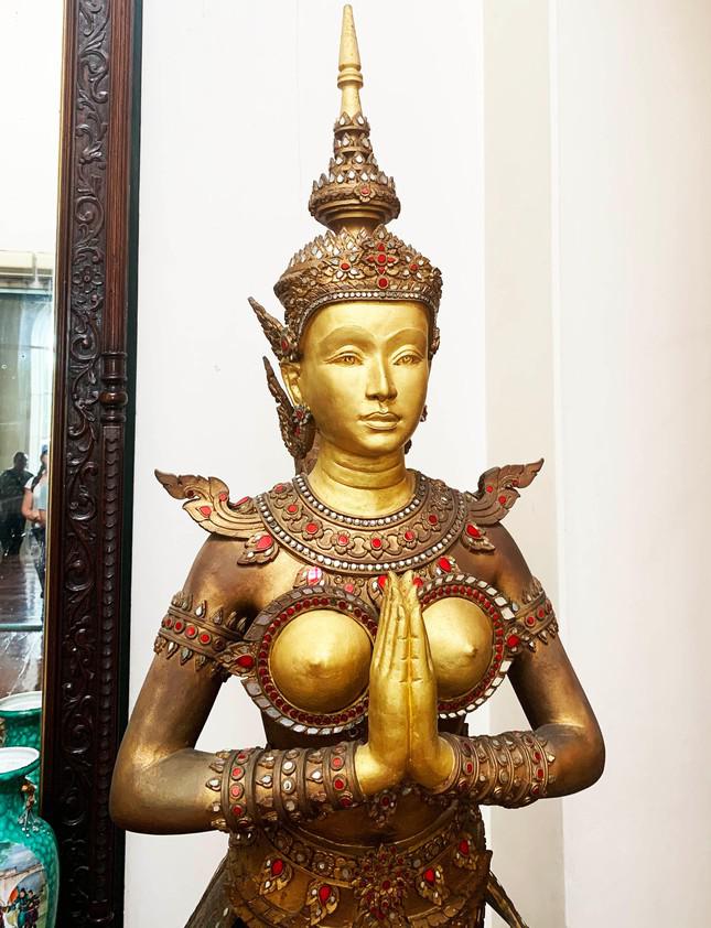 Thăm cung điện hoàng gia dát hàng triệu lá vàng ở Thái Lan - 7