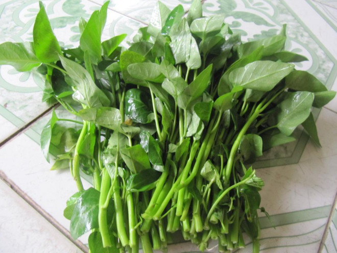 Thói quen ăn rau muống gây hại cho sức khỏe nhưng nhiều người Việt vẫn đang mắc phải - 1