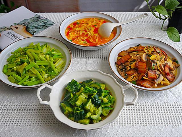 Thực đơn 4 món đơn giản, gia đình 2-3 người ăn hoặc đãi khách đều hợp