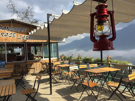 Fansipan Terrace Café đầy nắng và gió