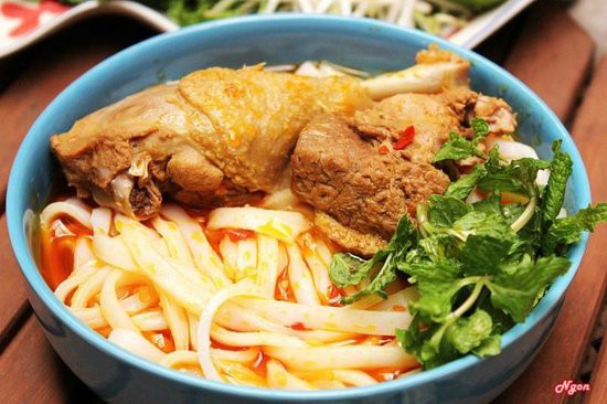 Top 10 quán ăn ngon + giá mềm cho bạn tham khảo khi đi du lịch Đà Nẵng
