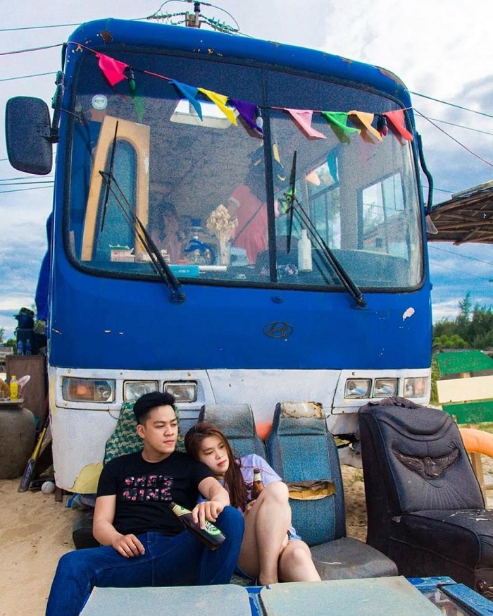 khám phá Bus cafe khi Du lịch biển Thuận An Huế