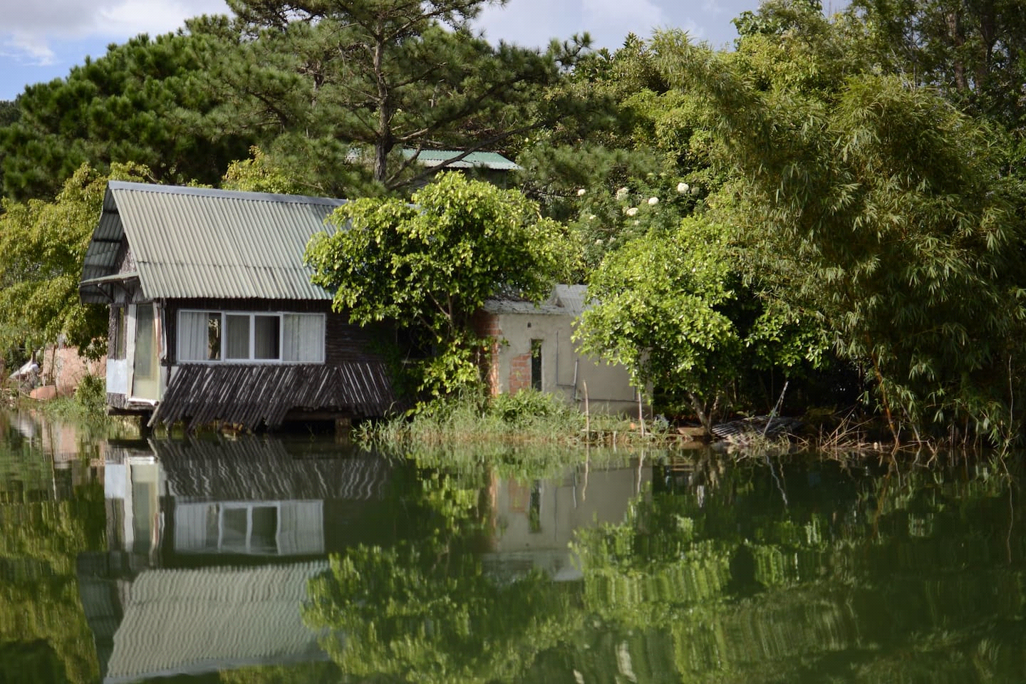 The Lake House - Homestay Hồ Tuyền Lâm Đà Lạt