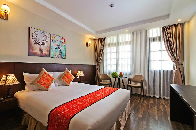 Superior Double Room with Balcony (ban công riêng)