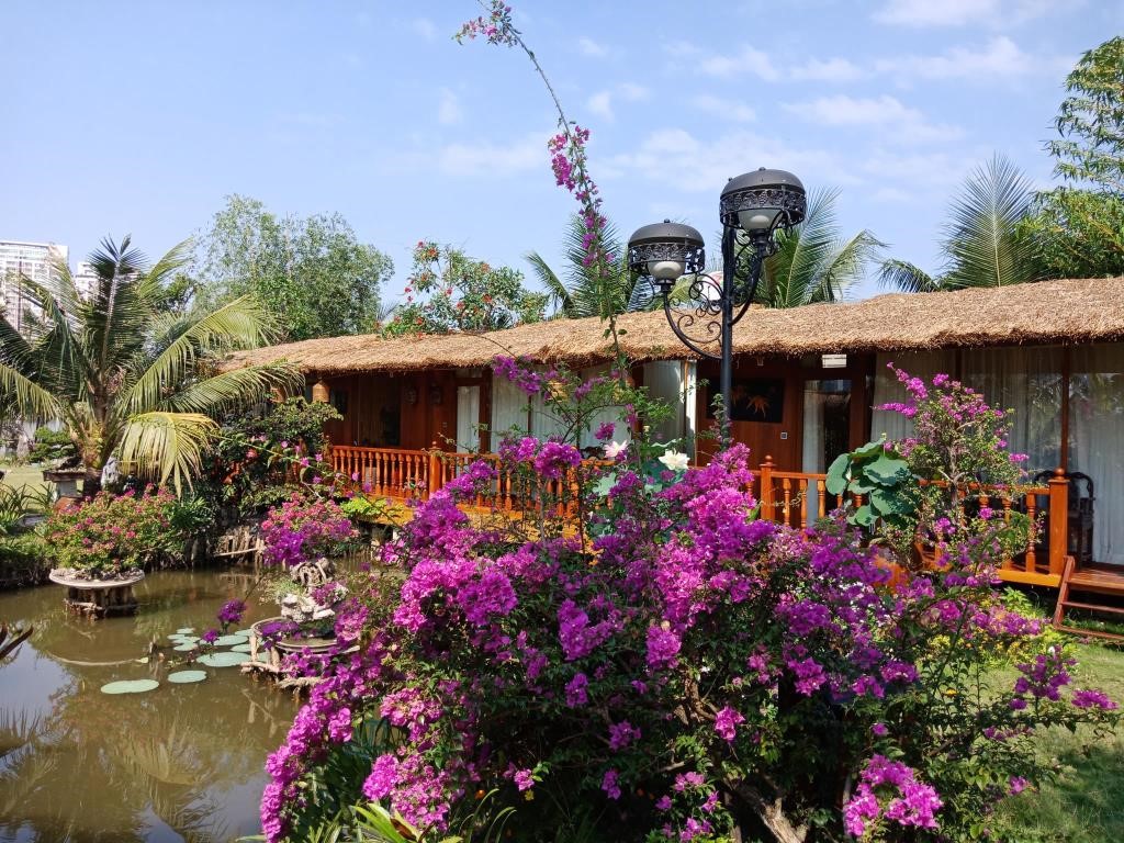 Top 10 khách sạn Sài Gòn quận 2 giá rẻ, gần Thảo điền, view sông đẹp