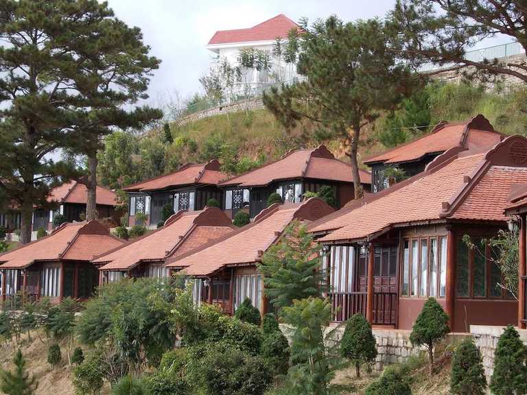 Top 10 Resort/ Khách sạn Đà Lạt gần hồ Tuyền Lâm giá rẻ có view ngắm hồ đẹp