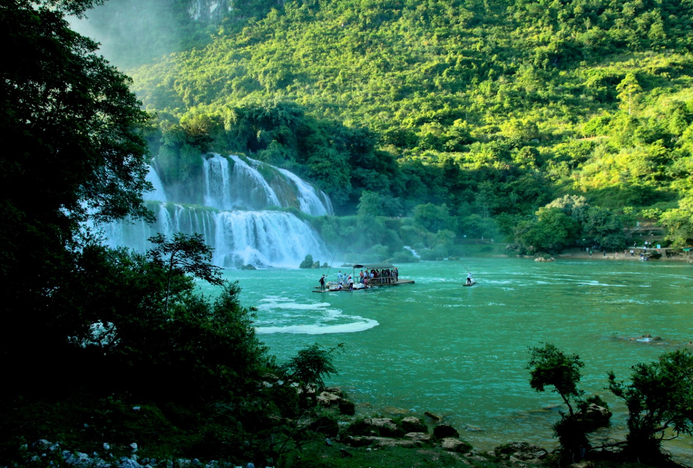 10 hồ từ Bắc - Nam thu hút phượt thủ Việt khám phá check –in