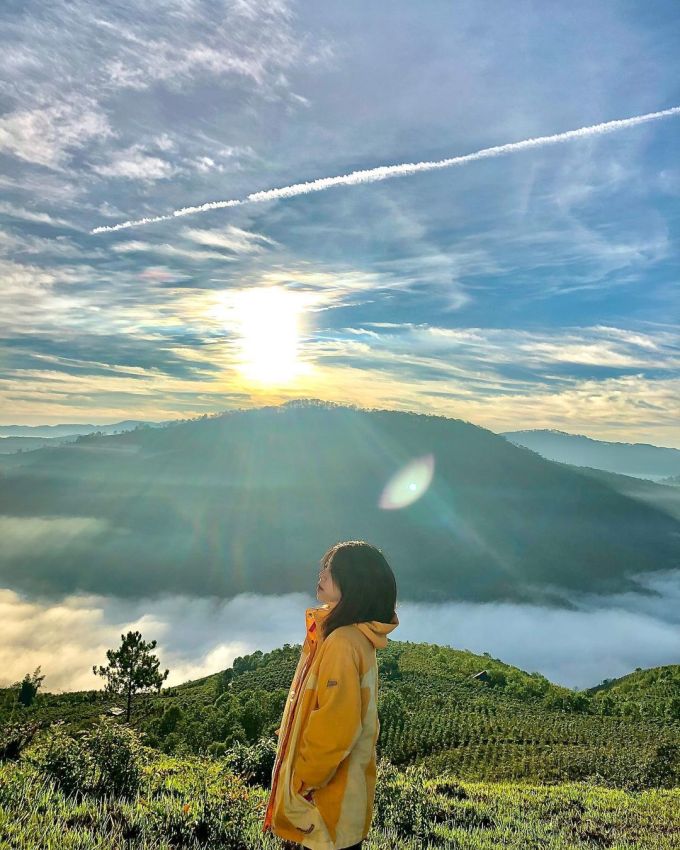 Đồi Yumonang ở Đạ Sar, một trong những vị trí lý tưởng để săn mây, đóng cửa tháng 5/2020. Ảnh: ha.hongduyen/Instagram