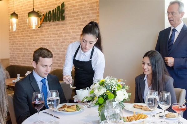 5 lợi ích internship có được khi thực tập ngành nhà hàng khách sạn