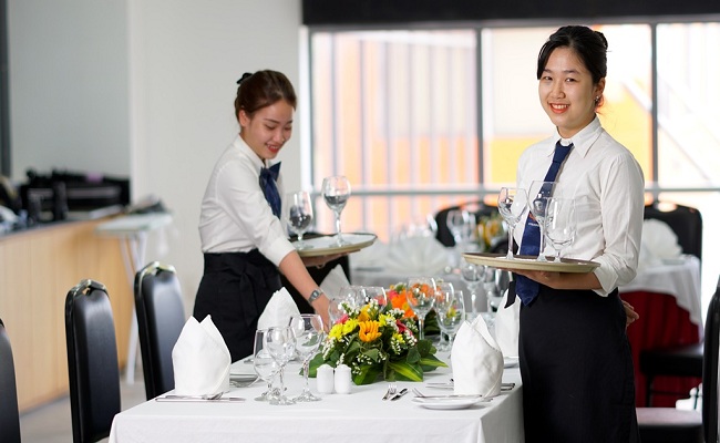 5 tips cực hữu ích giúp nhân viên nhà hàng chiều lòng khách vip