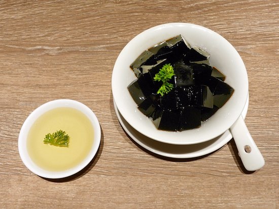 9 món ăn kì lạ nổi tiếng ở Trung Quốc, có vài món nhìn qua đã thấy “ớn lạnh” - 9