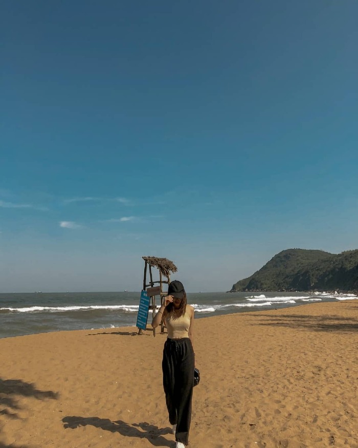 Có hẹn với bờ biển tại Bãi Đông Thanh Hóa – Điểm dừng chân hoang sơ chưa từng ‘hạ nhiệt’ trong mùa du lịch