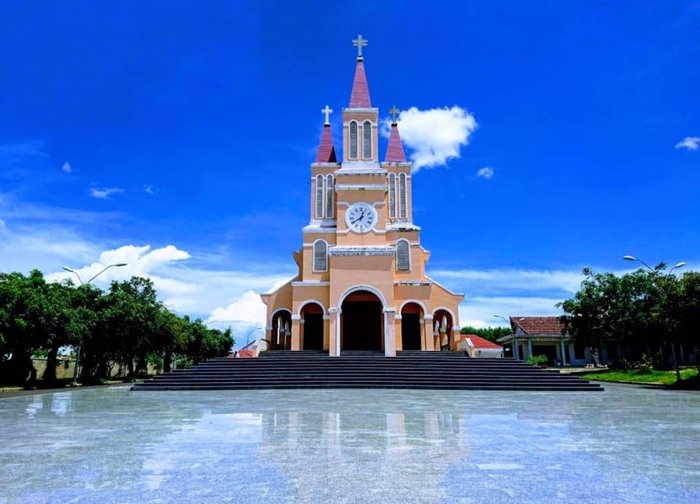 nhà thờ Trà Kê điểm check in ở Cao nguyên Vân Hòa