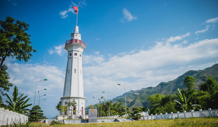 Cột cờ Lũng Bô - Địa điểm du lịch ở Lào Cai