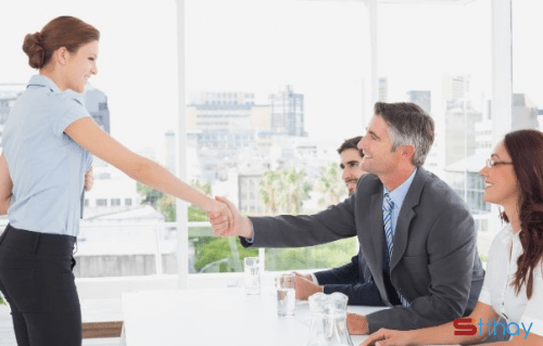 Cách giúp bạn chinh phục sếp trong buổi phỏng vấn trực diện