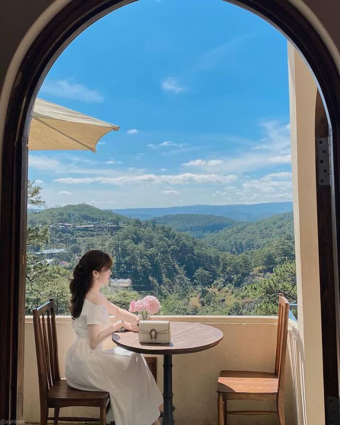 ‘Chill hết nấc’ với những quán cà phê view núi rừng ở Đà Lạt khiến bao tâm hồn mơ mộng say mê