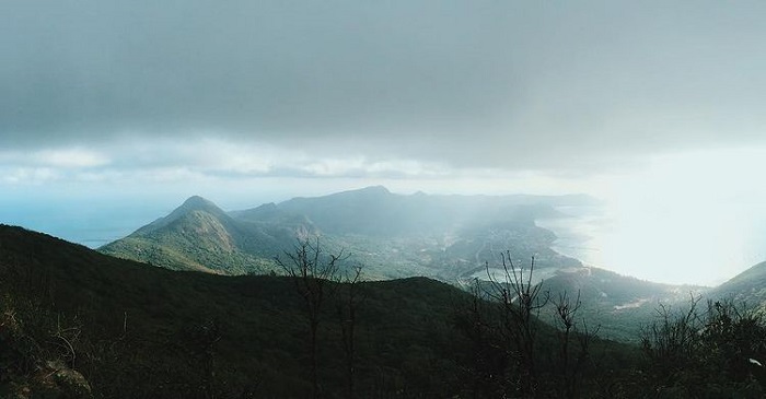 núi Thánh Giá Côn Đảo - ngắm đỉnh mờ sương