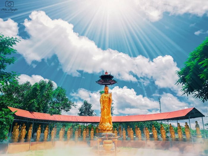 tượng Bồ Tát  chùa Hoa Khai ở đắk Nông 