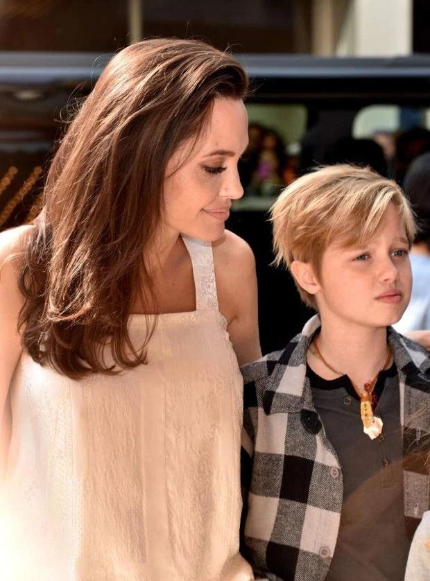 Con gái Angelina Jolie thành mỹ nhân, cả thế giới trầm trồ-10