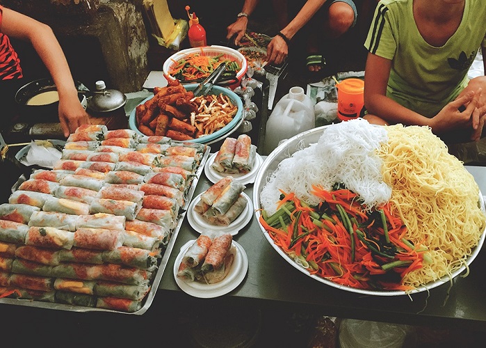 khu ẩm thực ở Sài Gòn - hẻm 76 Hai Bà Trưng