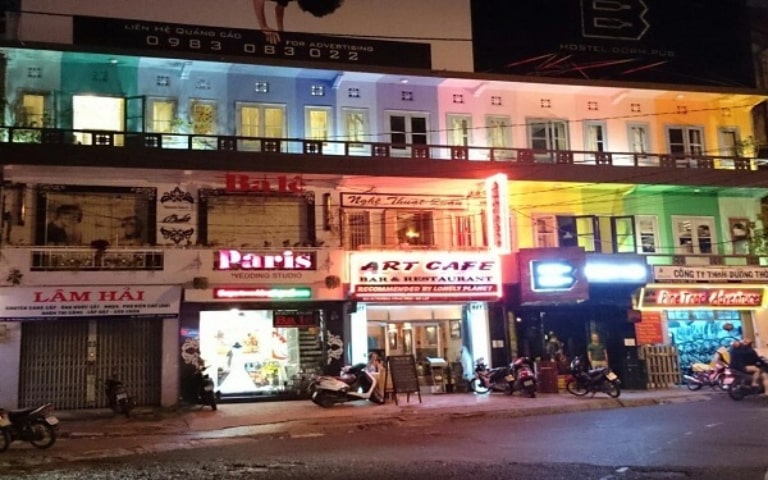 Đây là một con phố rất nhộn nhịp về đêm ở Đà Lạt