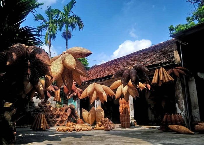 Làng Thủ Sỹ là một làng nghề truyền thống Việt Nam nổi tiếng