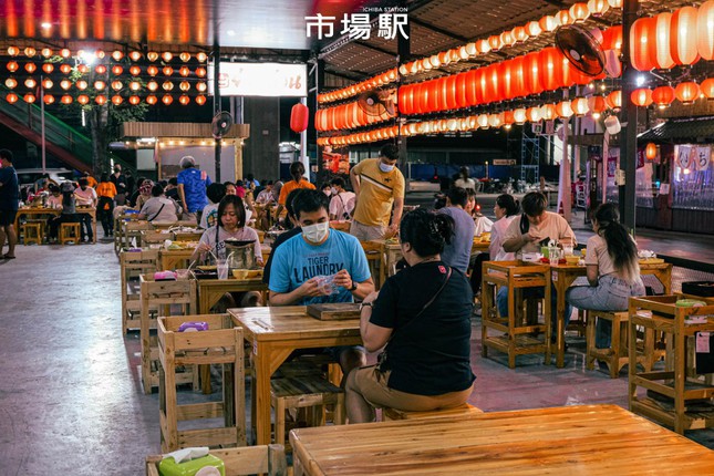 Khu chợ đêm đậm chất Nhật Bản giữa lòng Bangkok: Địa điểm mới cho "tín đồ" du lịch Thái Lan - 1