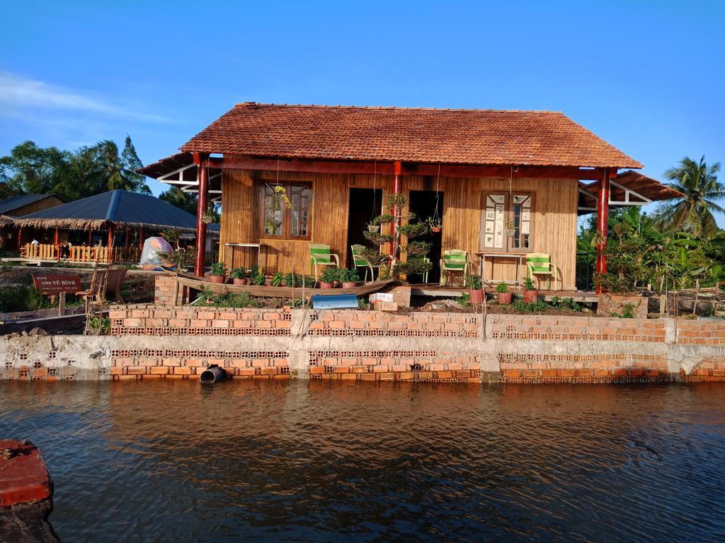View Mekong riverside homestay