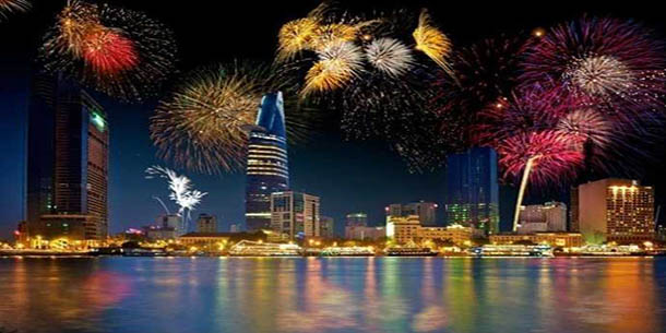 Does Ho Chi Minh City let off fireworks on April 30 - May 1?