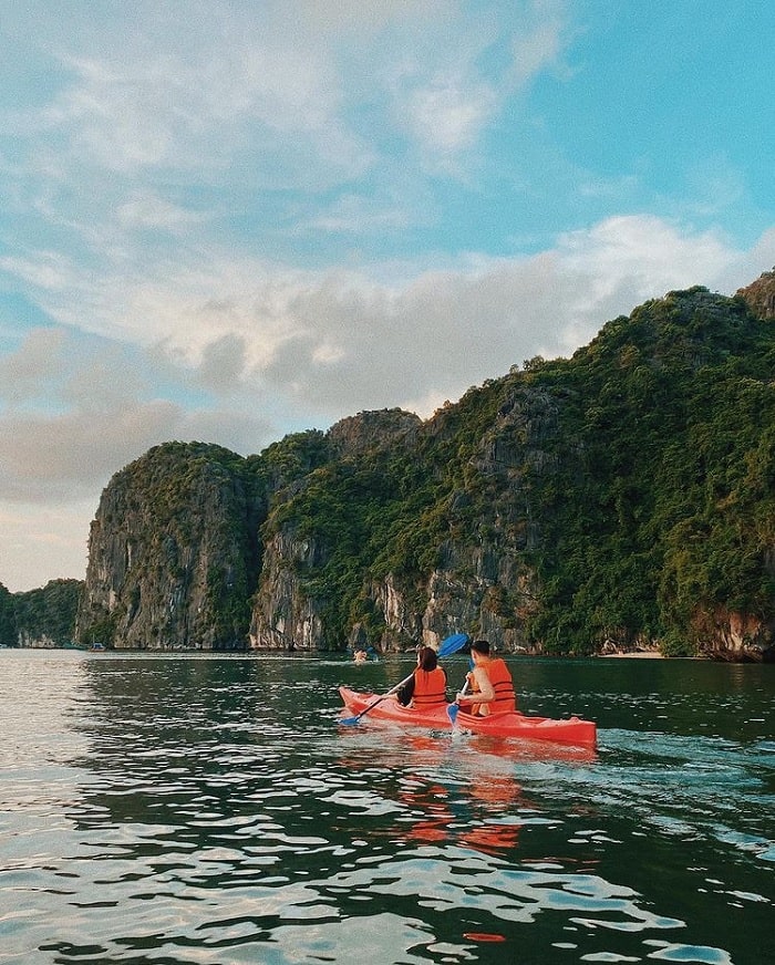 chèo thuyền kayak - hoạt động hấp dẫn ở đảo Tự Do 