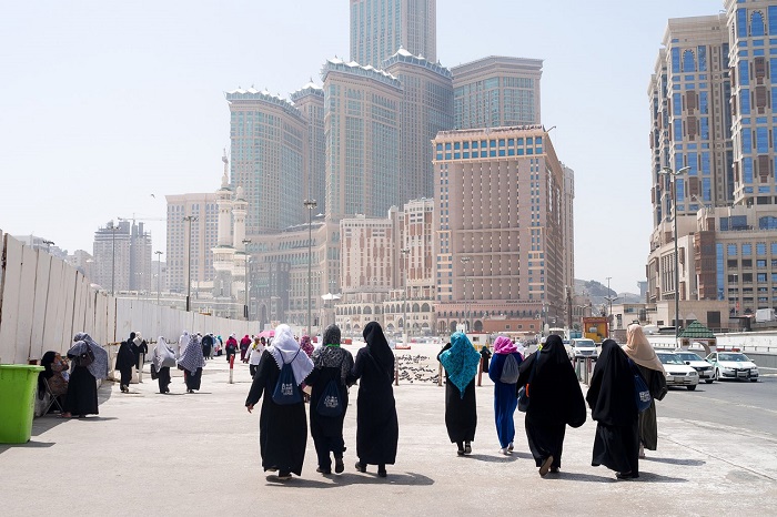 Những người phụ nữ trên đường ở Mecca - Du lịch Ả Rập Xê Út